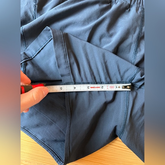 Lululemon Track That Short Mid-Rise 5” True Navy - Picture 4 of 12